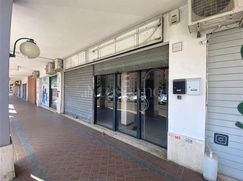 Negozio/Locale commerciale in Commerciale