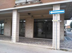 Negozio/Locale commerciale in Commerciale