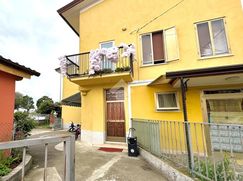 Casa Bi/Trifamiliare in Residenziale