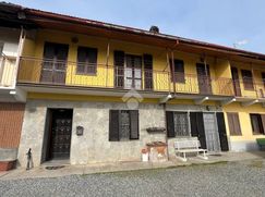 Casa Bi/Trifamiliare in Residenziale