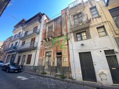 Casa Bi/Trifamiliare in Residenziale