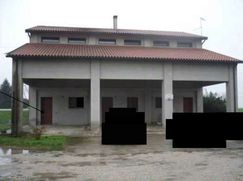 Casa Bi/Trifamiliare in Residenziale