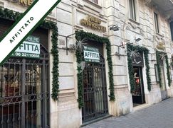 Negozio/Locale commerciale in Commerciale