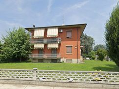 Casa Bi/Trifamiliare in Residenziale