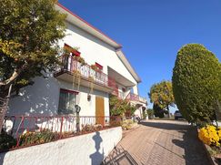 Casa Bi/Trifamiliare in Residenziale