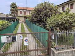 Casa Bi/Trifamiliare in Residenziale