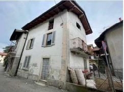 Casa Bi/Trifamiliare in Residenziale