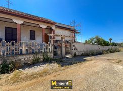 Casa Bi/Trifamiliare in Residenziale