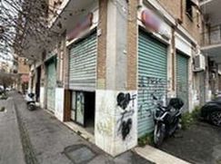 Negozio/Locale commerciale in Commerciale