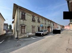 Casa Bi/Trifamiliare in Residenziale