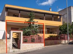 Casa Bi/Trifamiliare in Residenziale