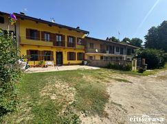 Casa Bi/Trifamiliare in Residenziale