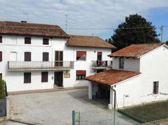 Casa Bi/Trifamiliare in Residenziale