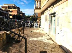 Negozio/Locale commerciale in Commerciale
