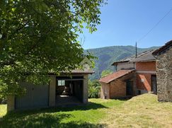 Casa Bi/Trifamiliare in Residenziale
