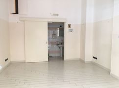 Negozio/Locale commerciale in Commerciale