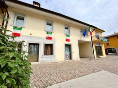 Casa Bi/Trifamiliare in Residenziale