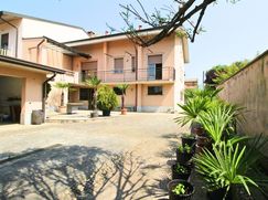 Casa Bi/Trifamiliare in Residenziale