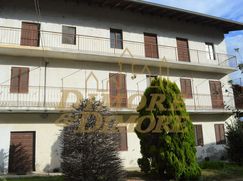 Casa Bi/Trifamiliare in Residenziale