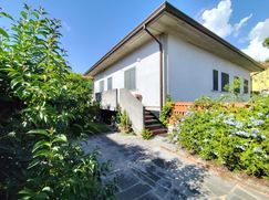 Casa Bi/Trifamiliare in Residenziale