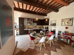Casa Bi/Trifamiliare in Residenziale