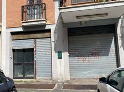 Negozio/Locale commerciale in Commerciale