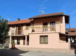 Casa Bi/Trifamiliare in Residenziale