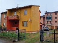 Casa Bi/Trifamiliare in Residenziale
