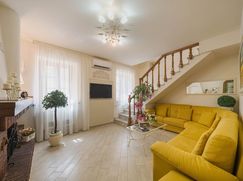 Casa Bi/Trifamiliare in Residenziale