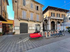 Negozio/Locale commerciale in Commerciale