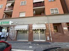 Negozio/Locale commerciale in Commerciale