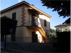 Casa Bi/Trifamiliare in Residenziale