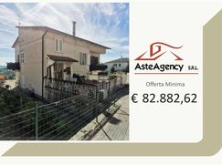 Casa Bi/Trifamiliare in Residenziale
