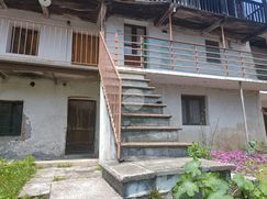 Casa Bi/Trifamiliare in Residenziale