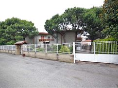 Casa Bi/Trifamiliare in Residenziale