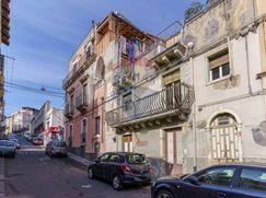 Casa Bi/Trifamiliare in Residenziale