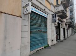 Negozio/Locale commerciale in Commerciale