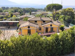 Villa in Residenziale