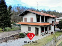 Casa Bi/Trifamiliare in Residenziale