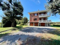 Casa Bi/Trifamiliare in Residenziale