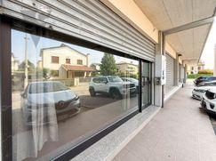 Negozio/Locale commerciale in Commerciale