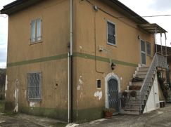 Casa Bi/Trifamiliare in Residenziale