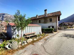 Casa Bi/Trifamiliare in Residenziale