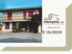 Casa Bi/Trifamiliare in Residenziale