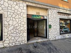Negozio/Locale commerciale in Commerciale