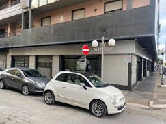 Negozio/Locale commerciale in Commerciale