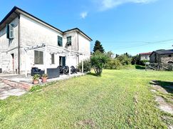 Casa Bi/Trifamiliare in Residenziale