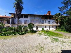 Casa Bi/Trifamiliare in Residenziale