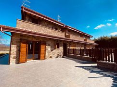 Casa Bi/Trifamiliare in Residenziale