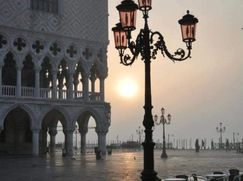 Attività/Licenza (con o senza mura) in Commerciale